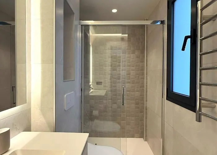 Luxury One Bed & Pool