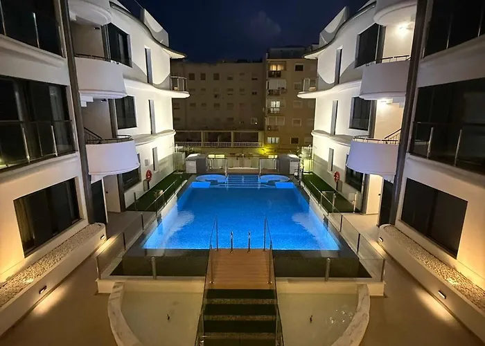 Luxury One Bed & Pool