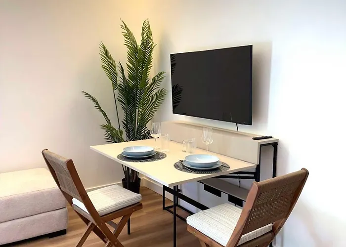 Luxury One Bed & Pool