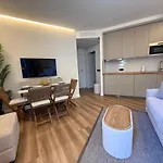 Luxury One Bed & Pool アパート エステポナ